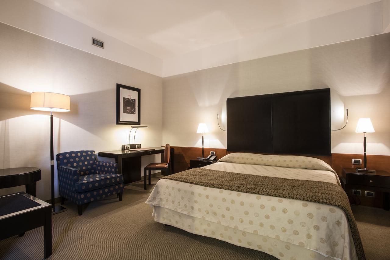 Flyon Hotel & Conference Center Bologna Ngoại thất bức ảnh
